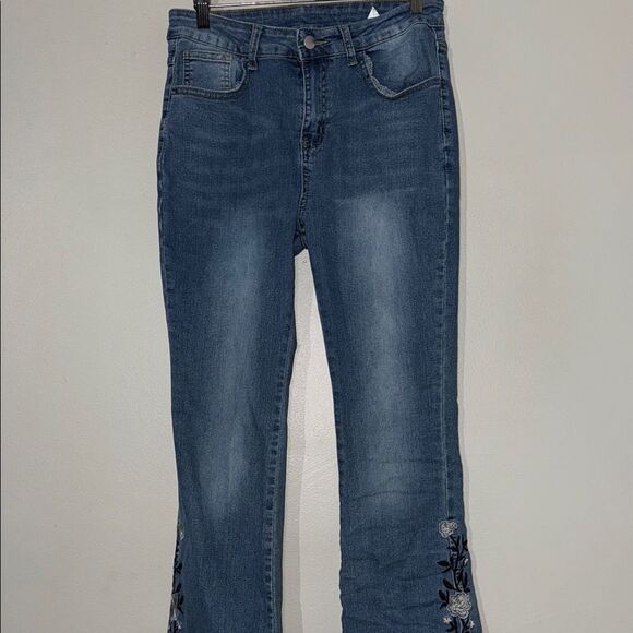 Blue Flare & Wide Leg Jeans with Floral Details - Picture 4 of 14
